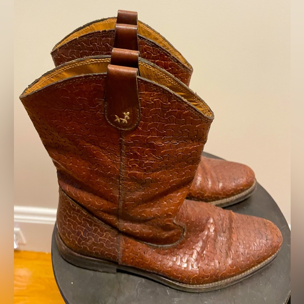 Woven leather boots in 6.5